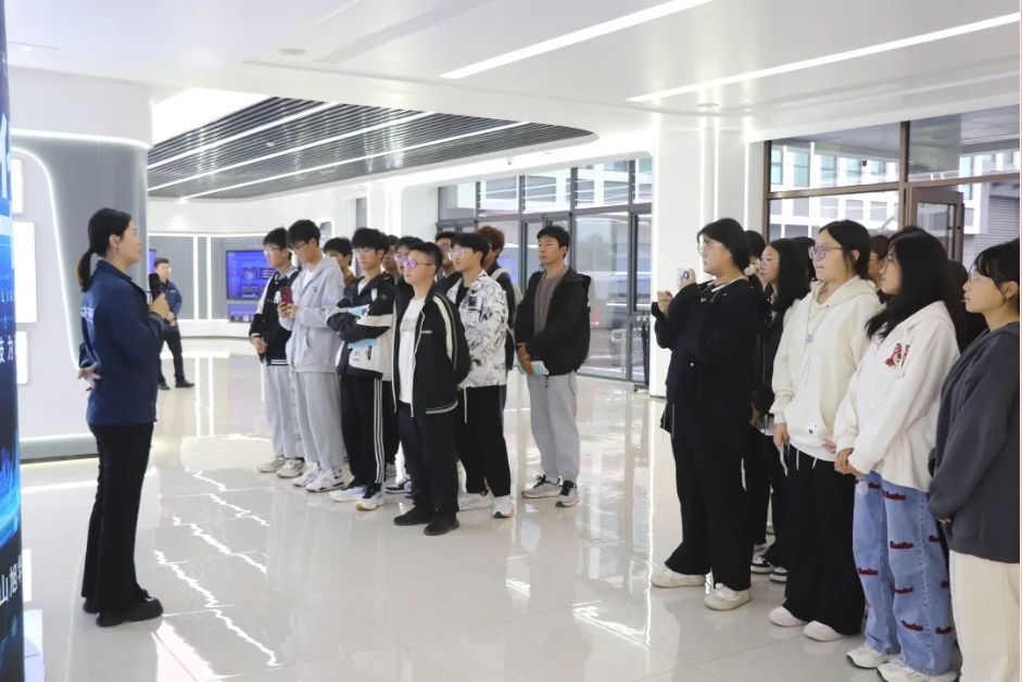 筑牢基础 展望未来 ▏唐山学院会计学院学生到懂球帝app官网智能参观学习